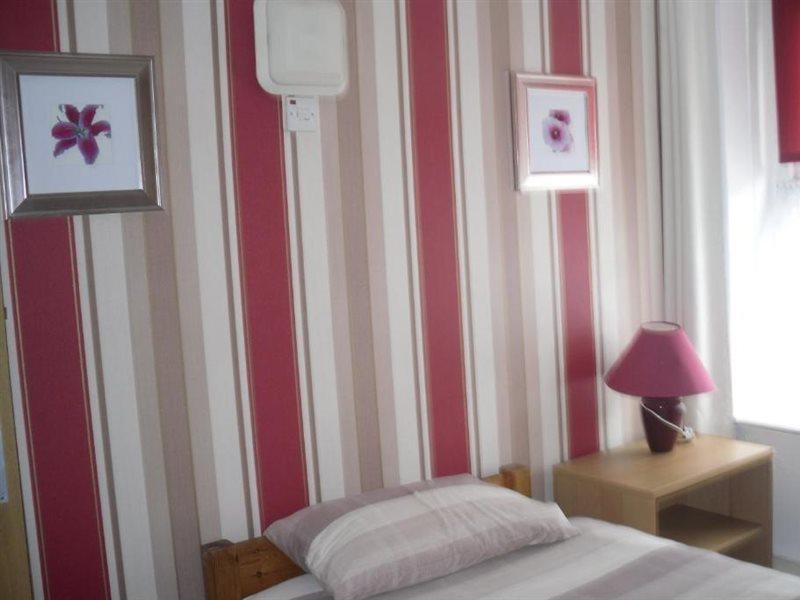 Llanion Lodge Saint Florence Екстер'єр фото