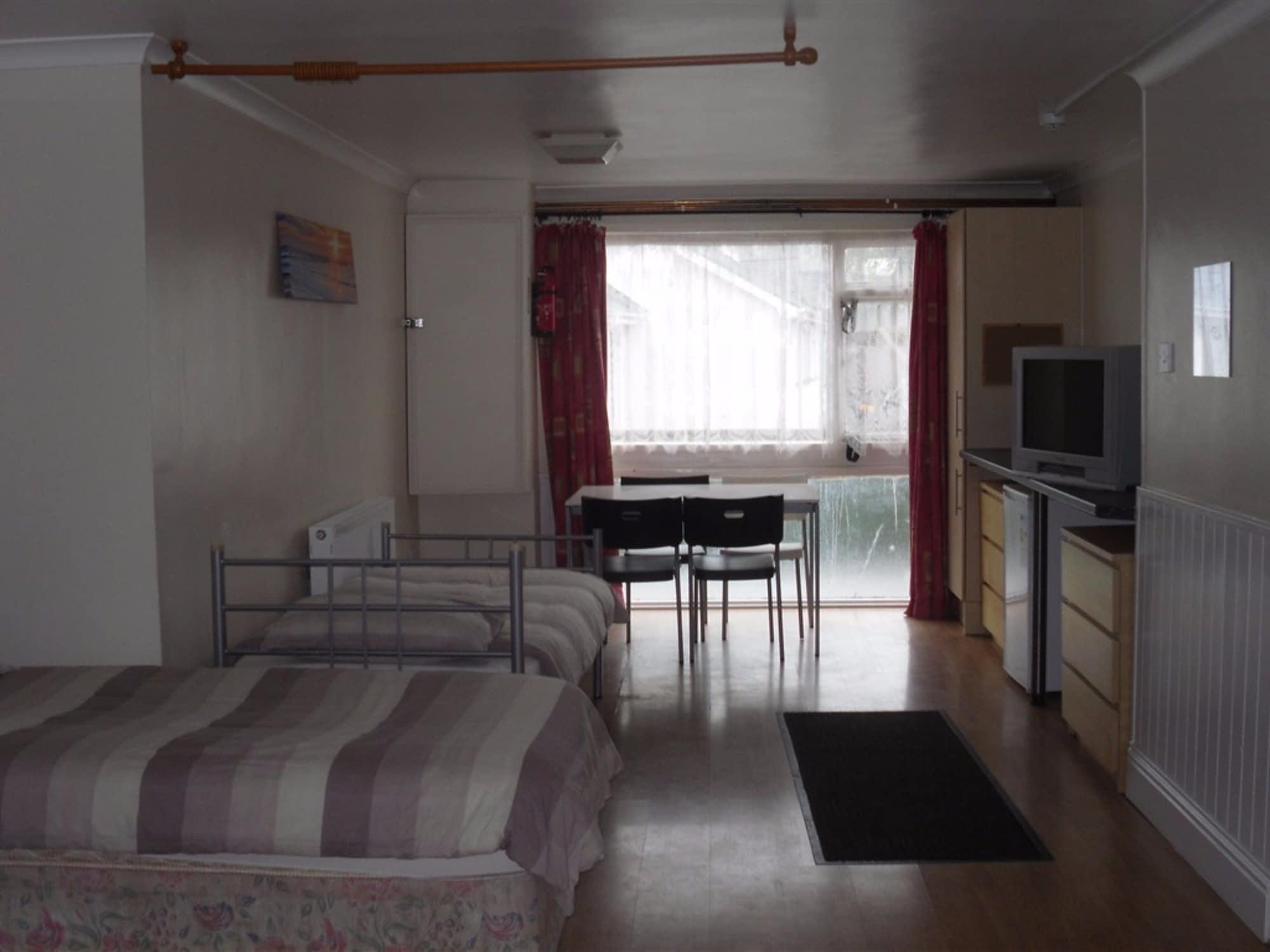 Llanion Lodge Saint Florence Екстер'єр фото